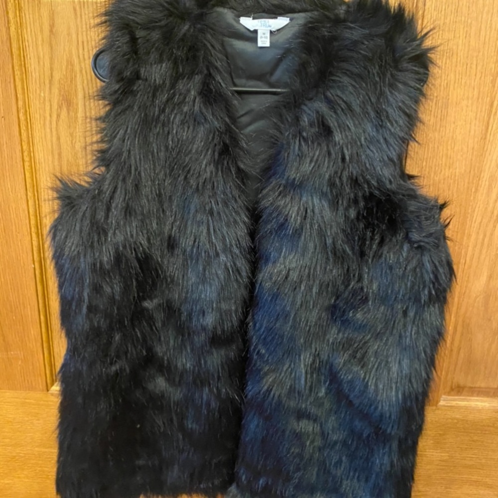 New black faux fur vest